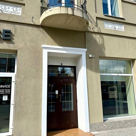 Apartments In The City Center, Near A Theatre, Zlata Plaza Rivne Bagian luar foto