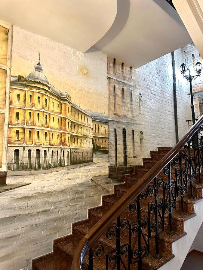 Apartments In The City Center, Near A Theatre, Zlata Plaza Rivne Bagian luar foto
